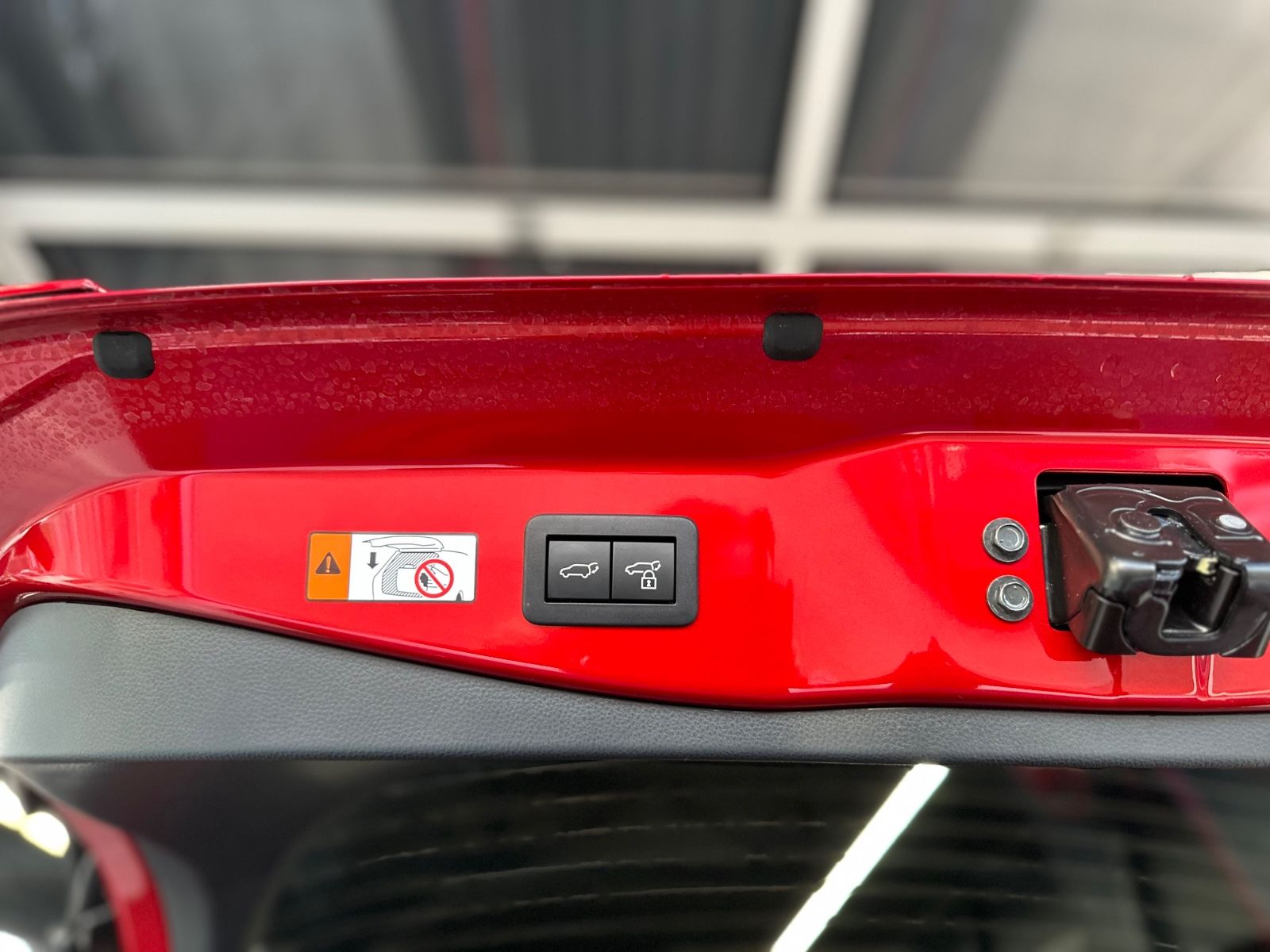 Toyota C-HR Hybrid FWD - Samsaru's Car Outlet