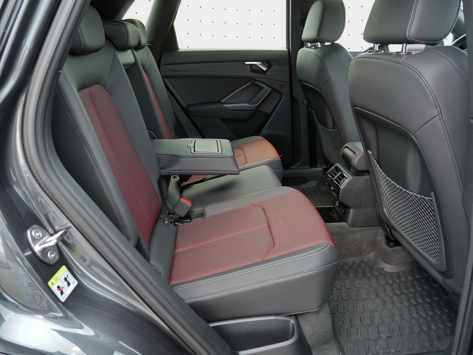 Audi Q3 40 TFSI qu. S line - Samsaru's Car Outlet