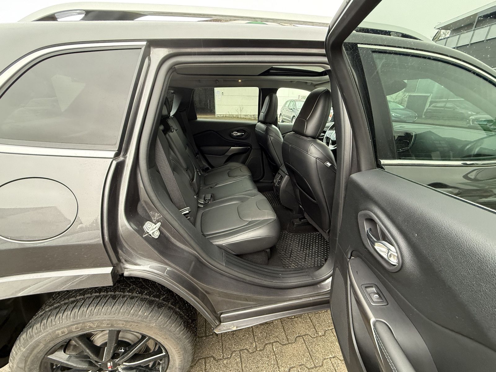 Jeep Cherokee Overland 4WD Navi LED Kamera Temp PDC S