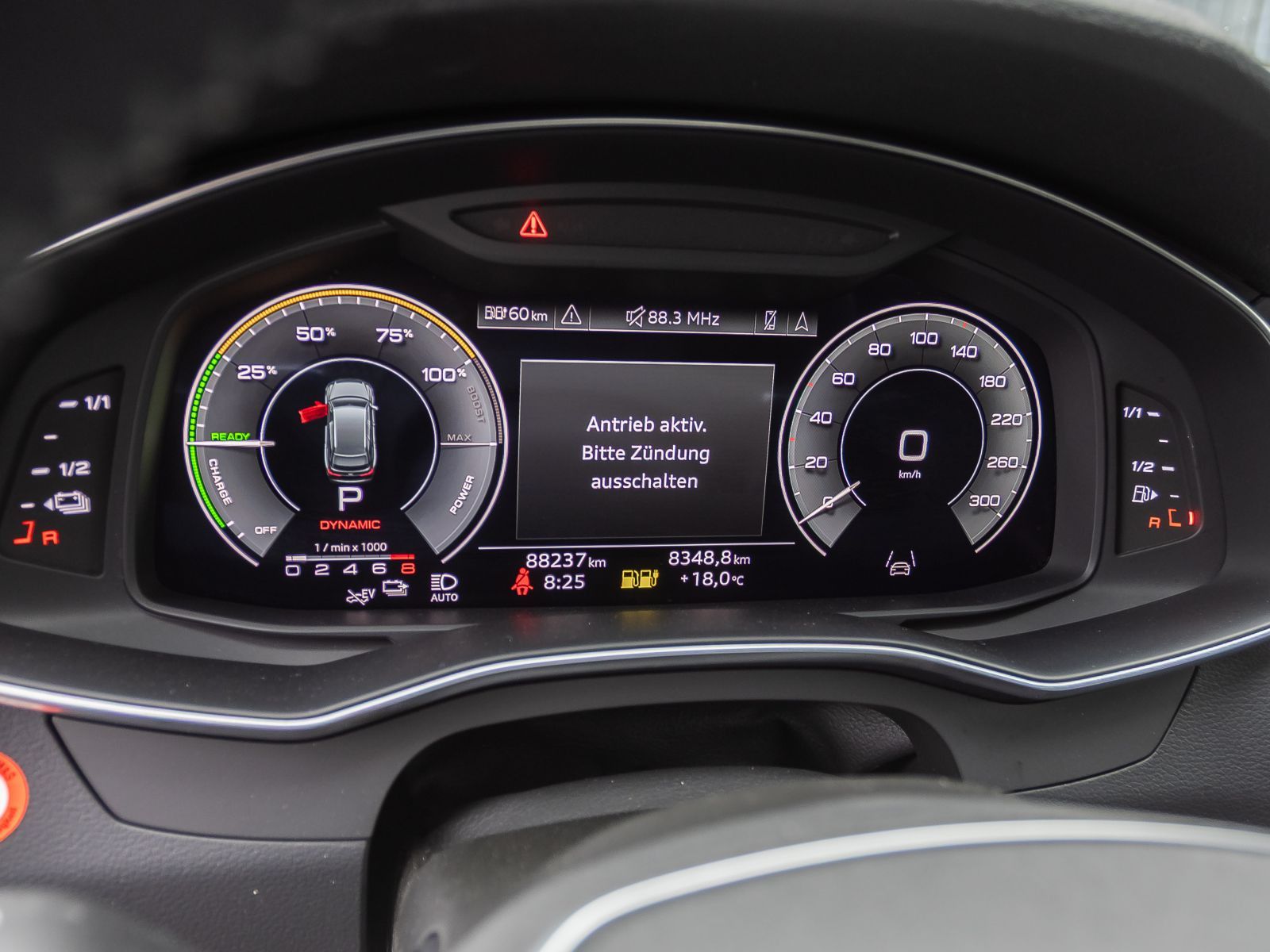 Audi A6 Avant S line 55TFSIe qu Navi Matrix HuD Stand