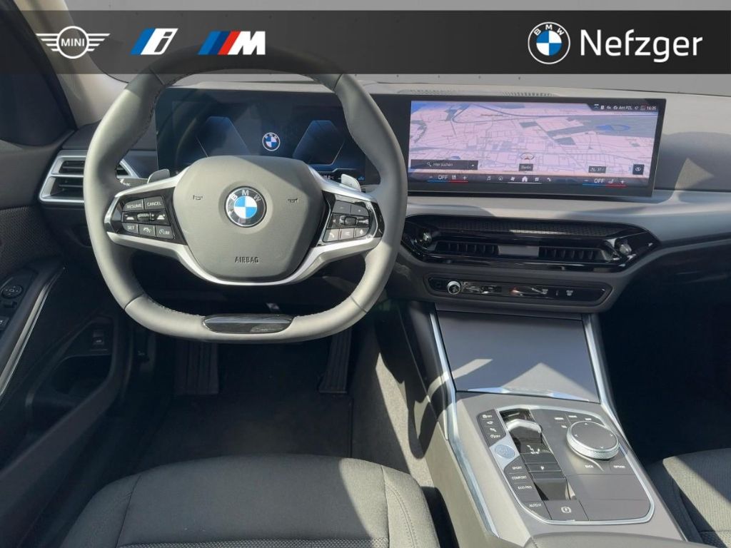 BMW 320 i xDrive Limousine LED RFK LED Ambiente