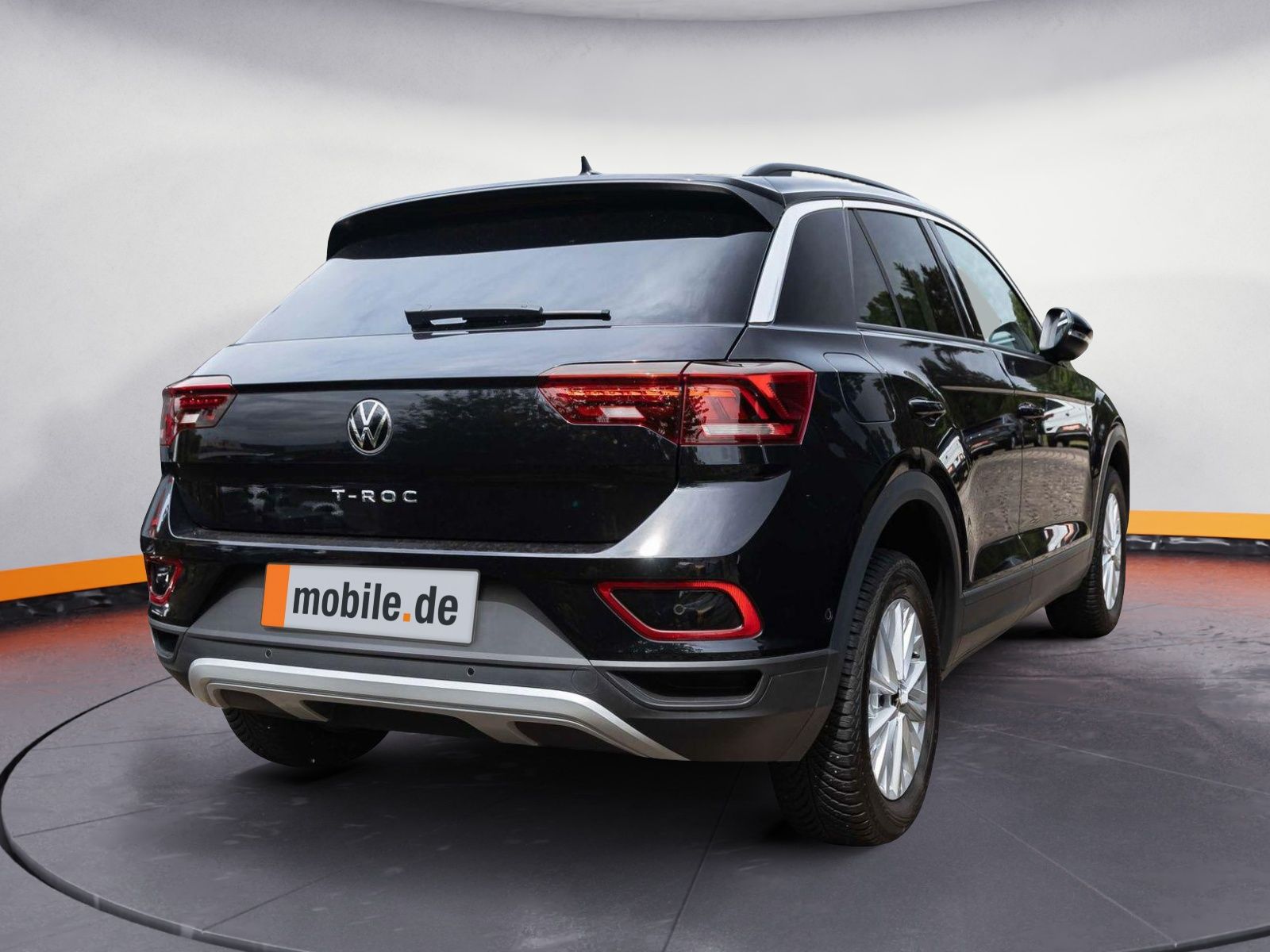 Volkswagen T-Roc 1.0TSI Life - Samsaru's Car Outlet