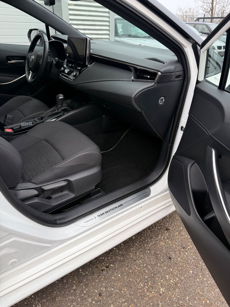 Toyota Corolla Touring Sports Hybrid Team D - Samsaru's Car Outlet
