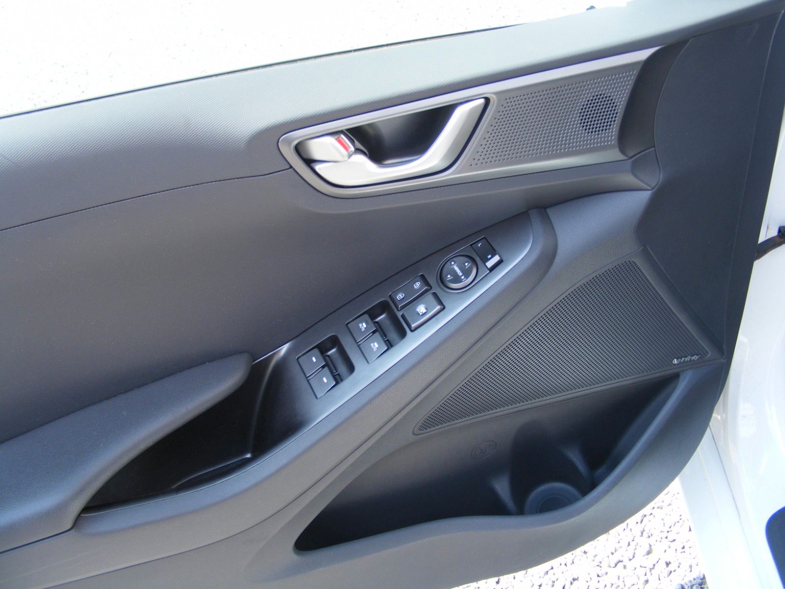 Hyundai IONIQ Elektro Trend - Samsaru's Car Outlet