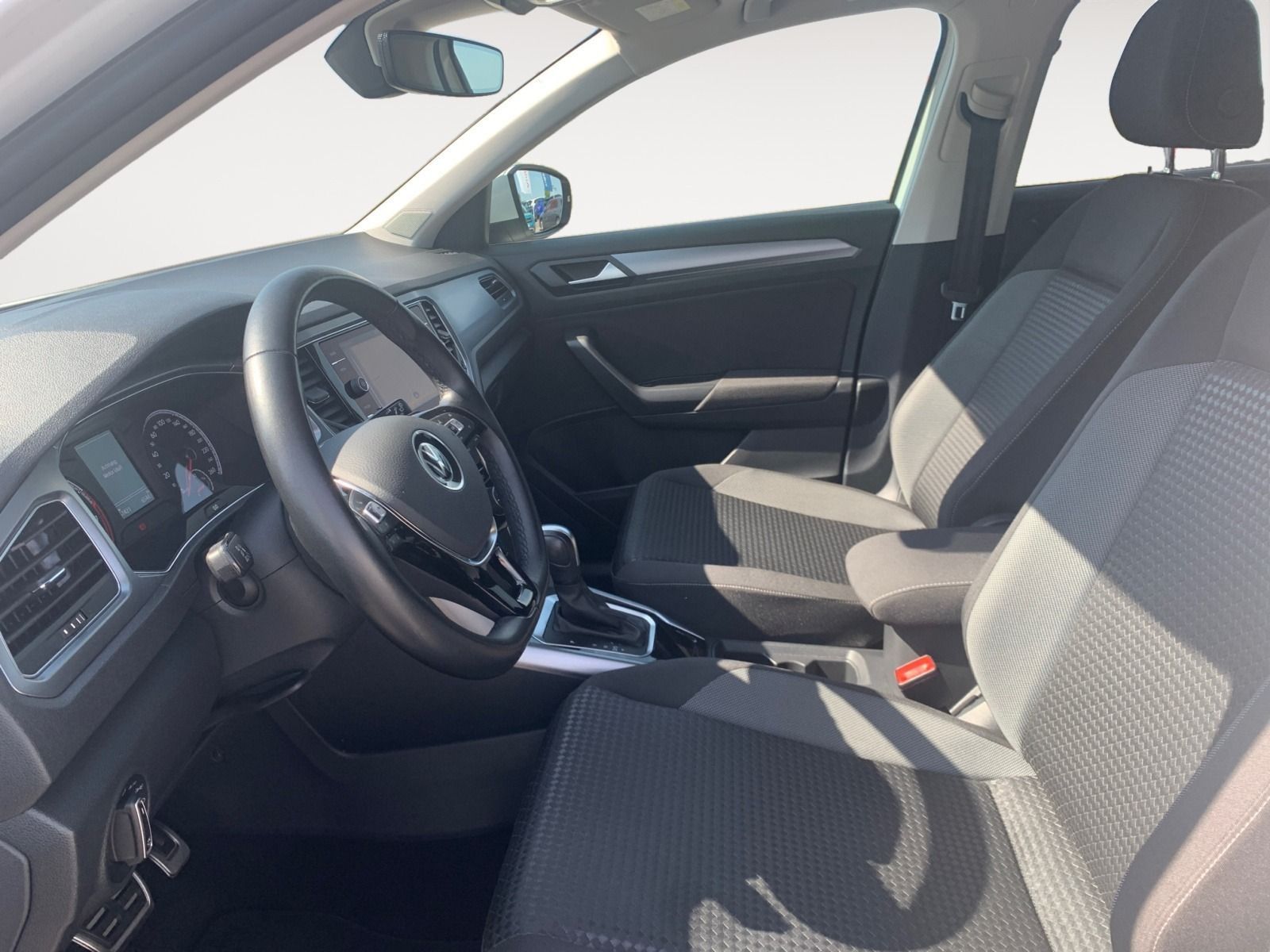 Volkswagen T-Roc 1.5 TSI Active - Samsaru's Car Outlet