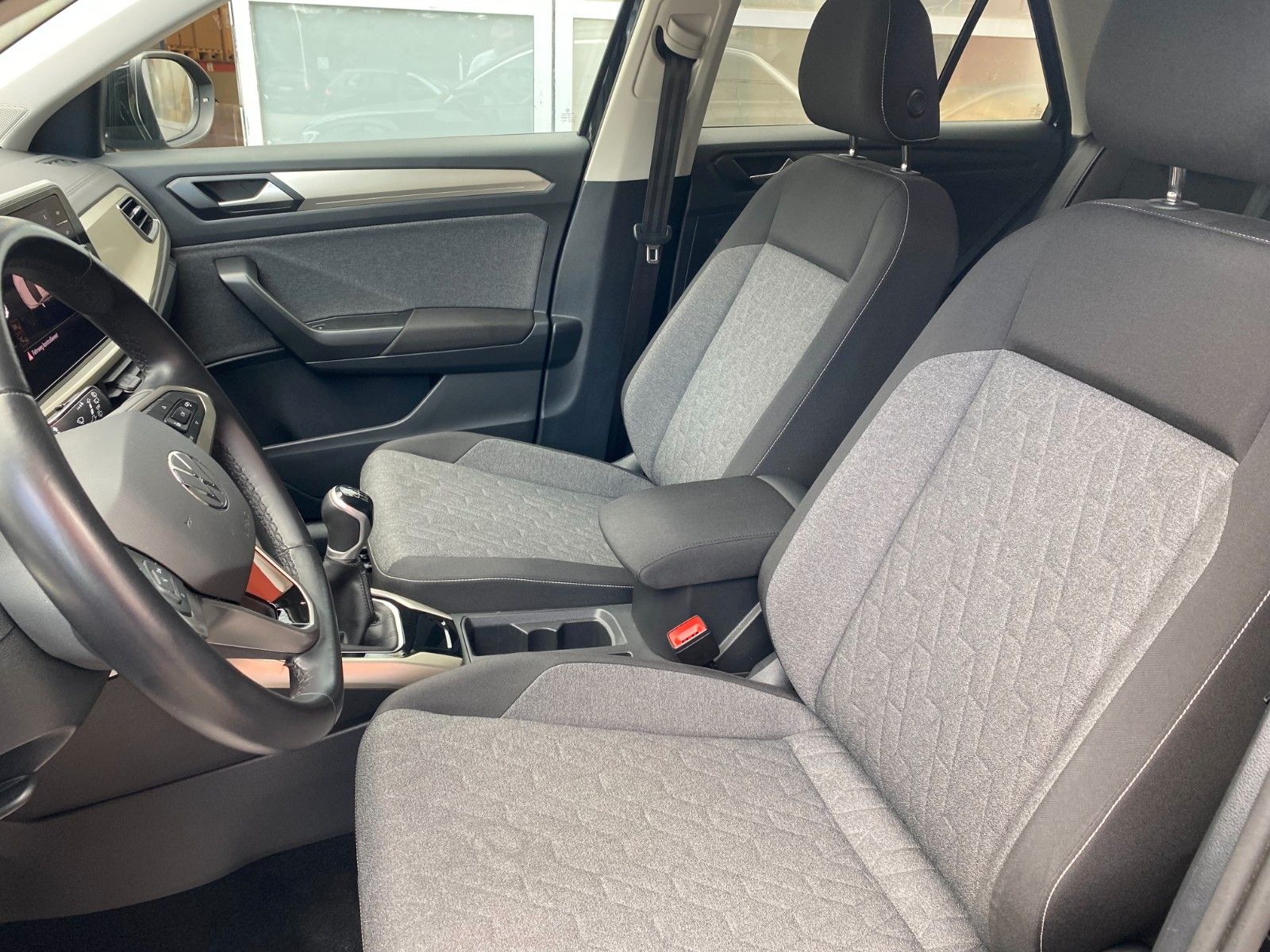 Volkswagen T-Roc Move - Samsaru's Car Outlet