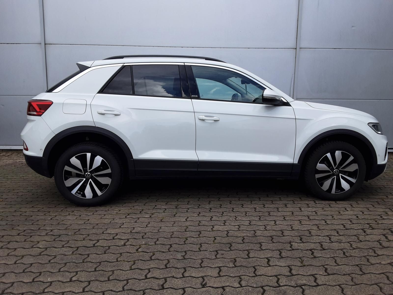 Volkswagen T-Roc Move 1.0 TSI - Samsaru's Car Outlet