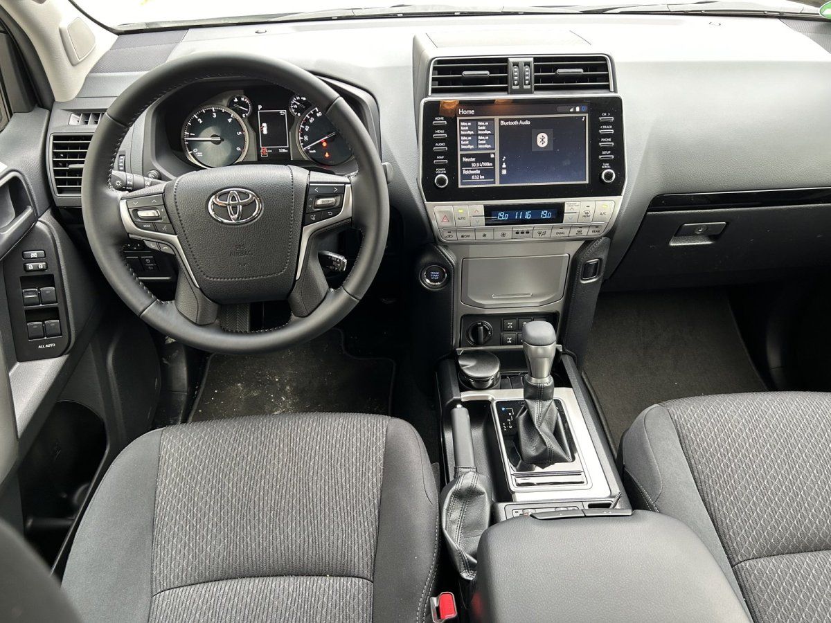 Toyota Land Cruiser   AHK 3.5to LED Kamera