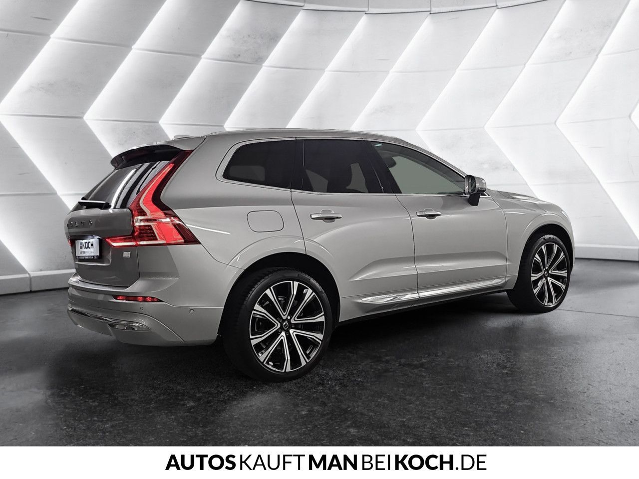 Volvo XC60 T6 AWD Inscription - Samsaru's Car Outlet