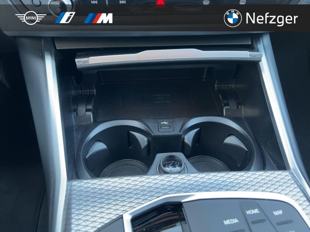 BMW 330 d xDrive Touring M Sport Park-Assistent HiFi