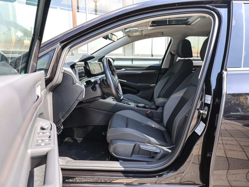 Volkswagen Golf VIII ACTIVE 2.0 l DSG - Samsaru's Car Outlet