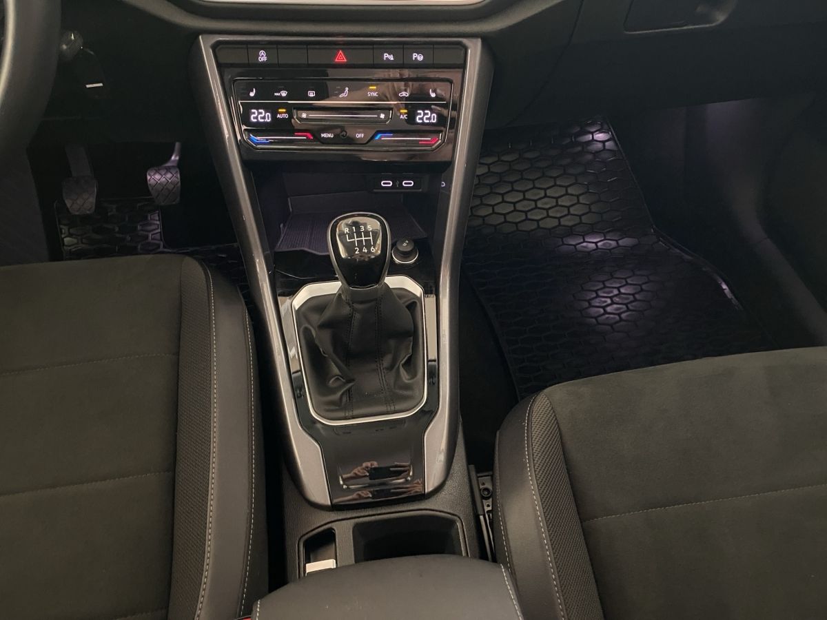 Volkswagen T-ROC 1.5 TSI - Samsaru's Car Outlet