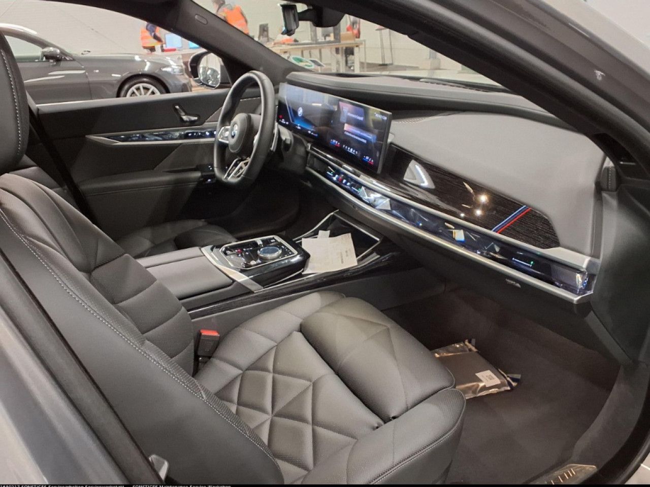 BMW 740d xDr M SPORT FondEnt,AHK,SkyL,StHz,360,DAPro