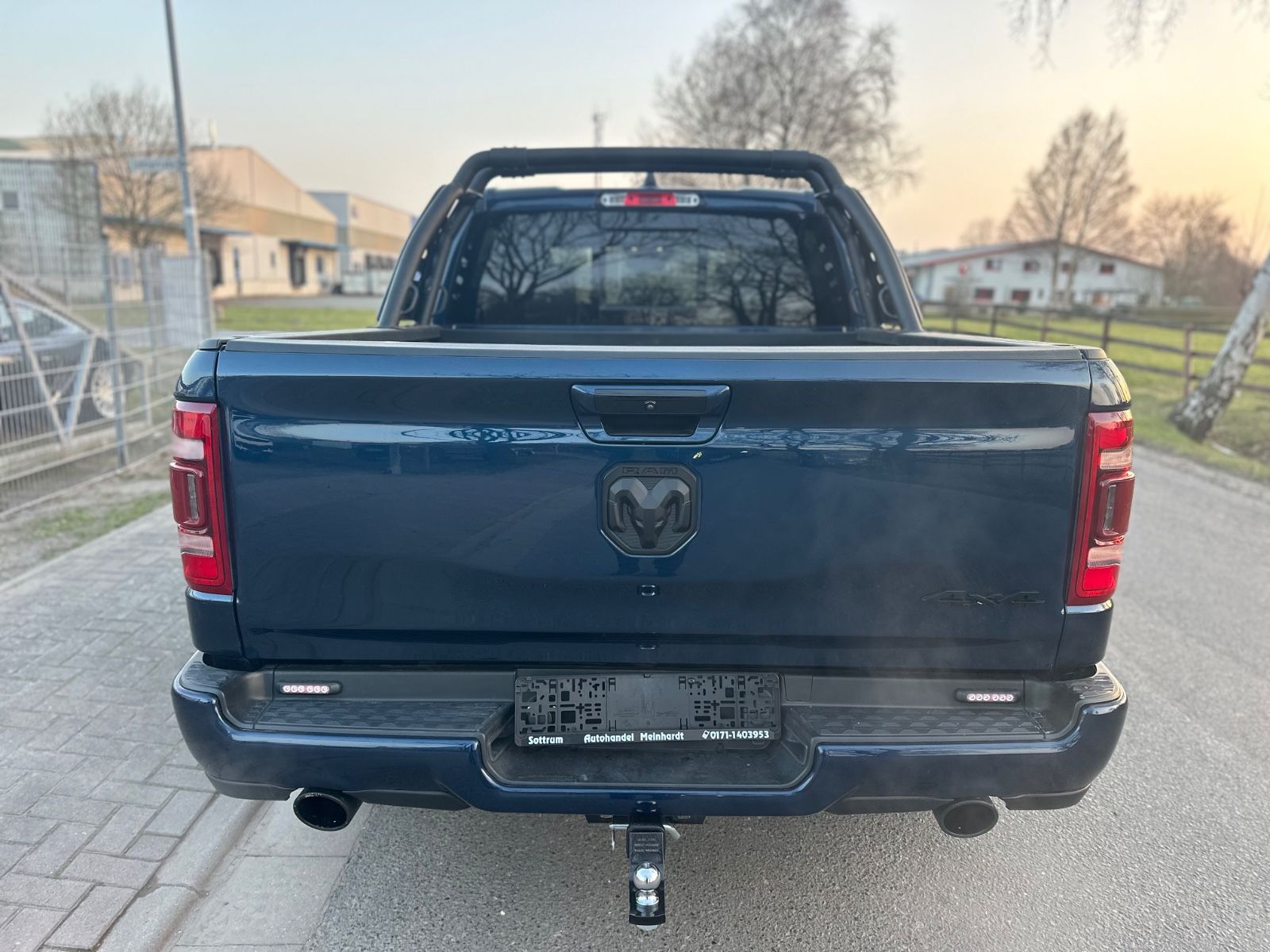Dodge RAM 1500 LARAMIE CREW CAB 4X4 5.7L LPG
