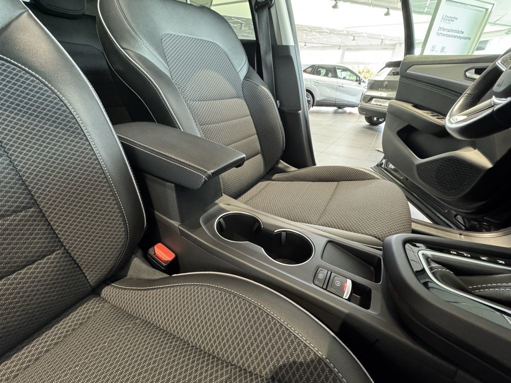 Renault Arkana INTENS E-TECH 145 - Samsaru's Car Outlet