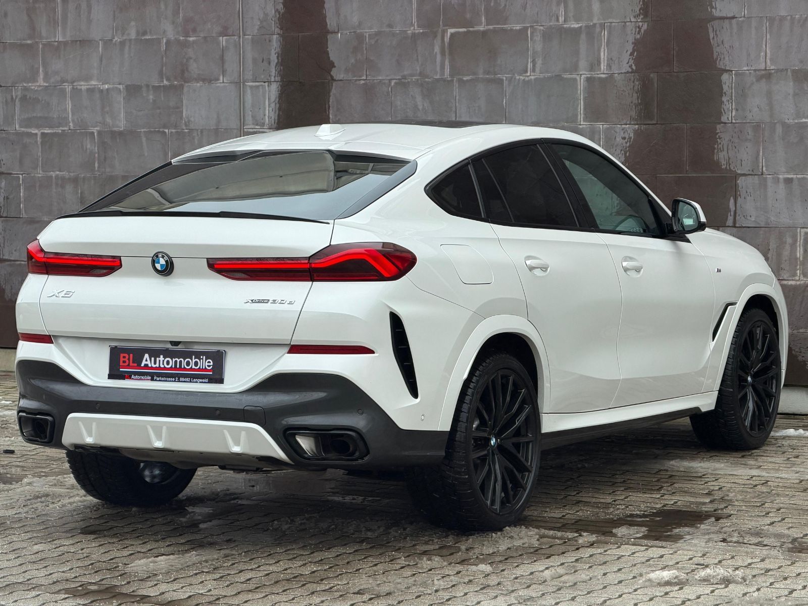 BMW X6 30d M SPORT PRO.LUFTFEDER.SOFTCL.PANO.AHK.22"