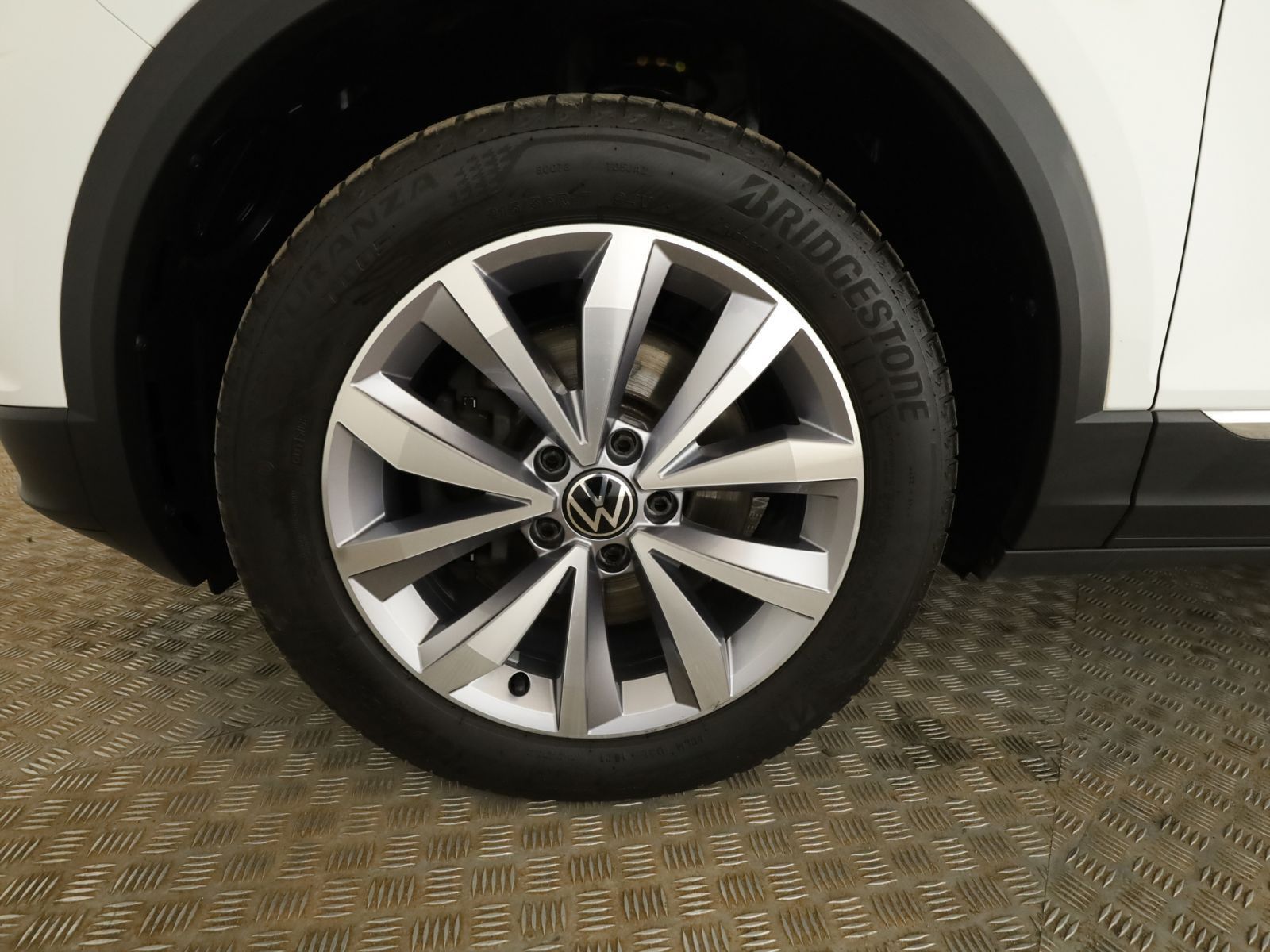 Volkswagen T-Roc 2.0 TDI Style - Samsaru's Car Outlet