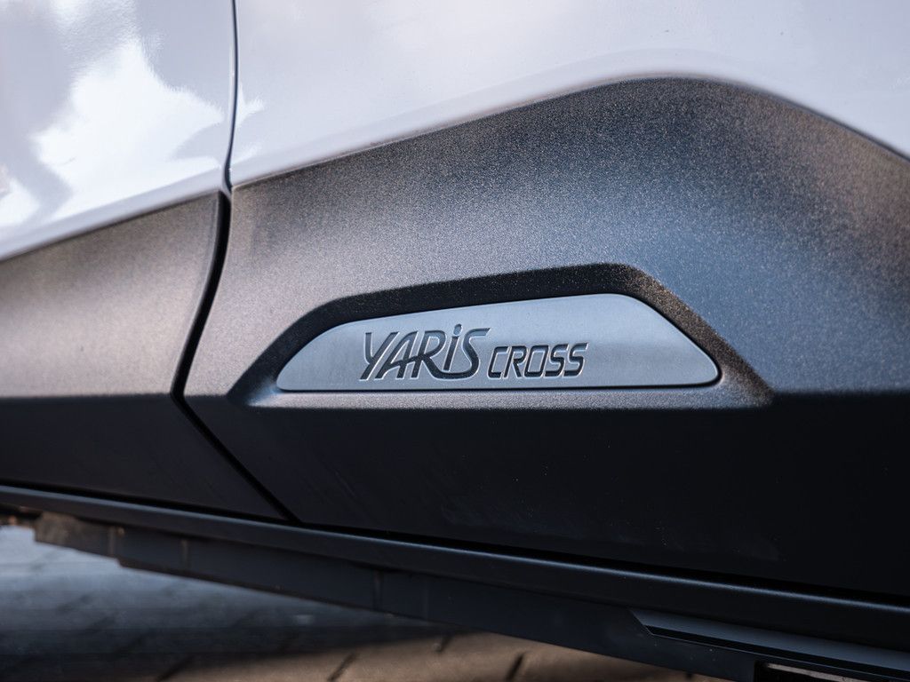 Toyota Yaris Cross Hybrid Team D PDC KAMERA NAVI LED