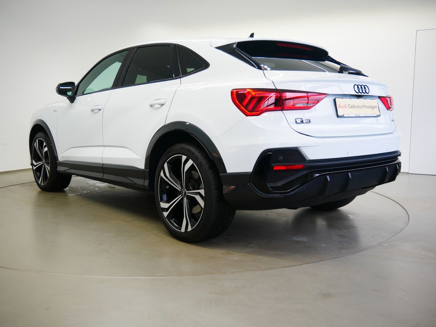 Audi Q3 Sportback 40 TDI quattro S line - Samsaru's Car Outlet
