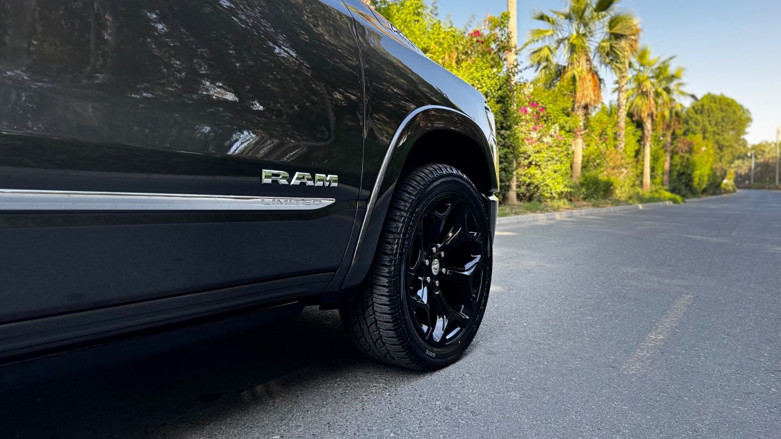 Dodge LIMITED*LPG*CARFAX*HEADUP*LUFT*RAMBOX*360°KAME