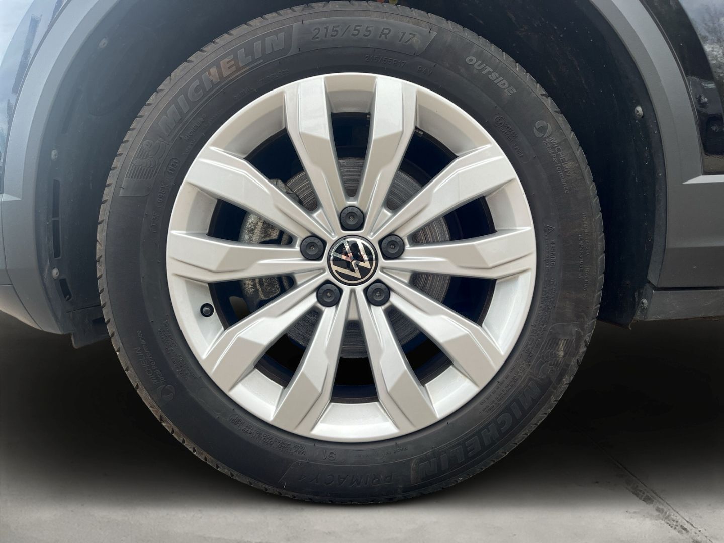 Volkswagen T-Roc 1.5 TSI Sport - Samsaru's Car Outlet