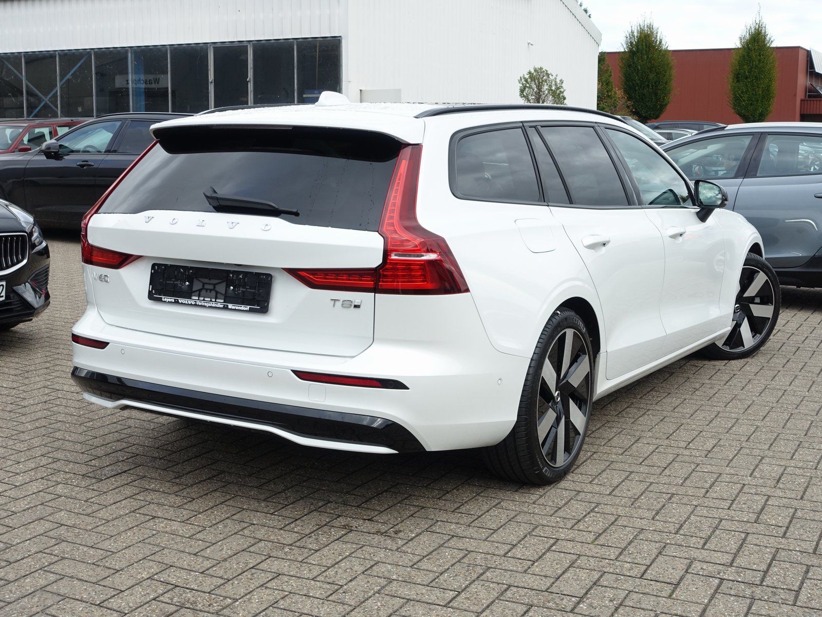 Volvo V60 Ultra Dark T8 AWD PANO/B&W/HUD/360°MASSAGE