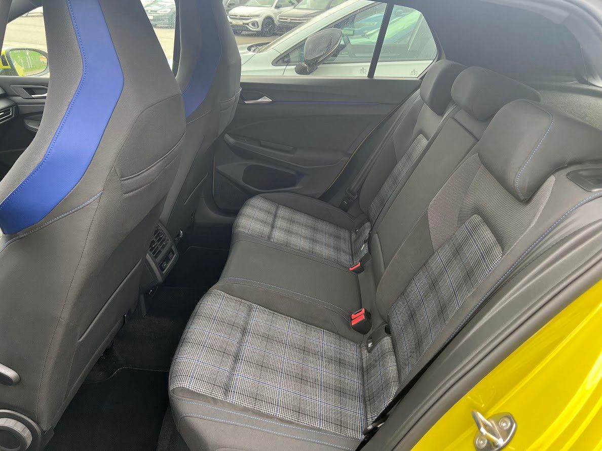 Volkswagen Golf VIII GTE eHybrid - Samsaru's Car Outlet