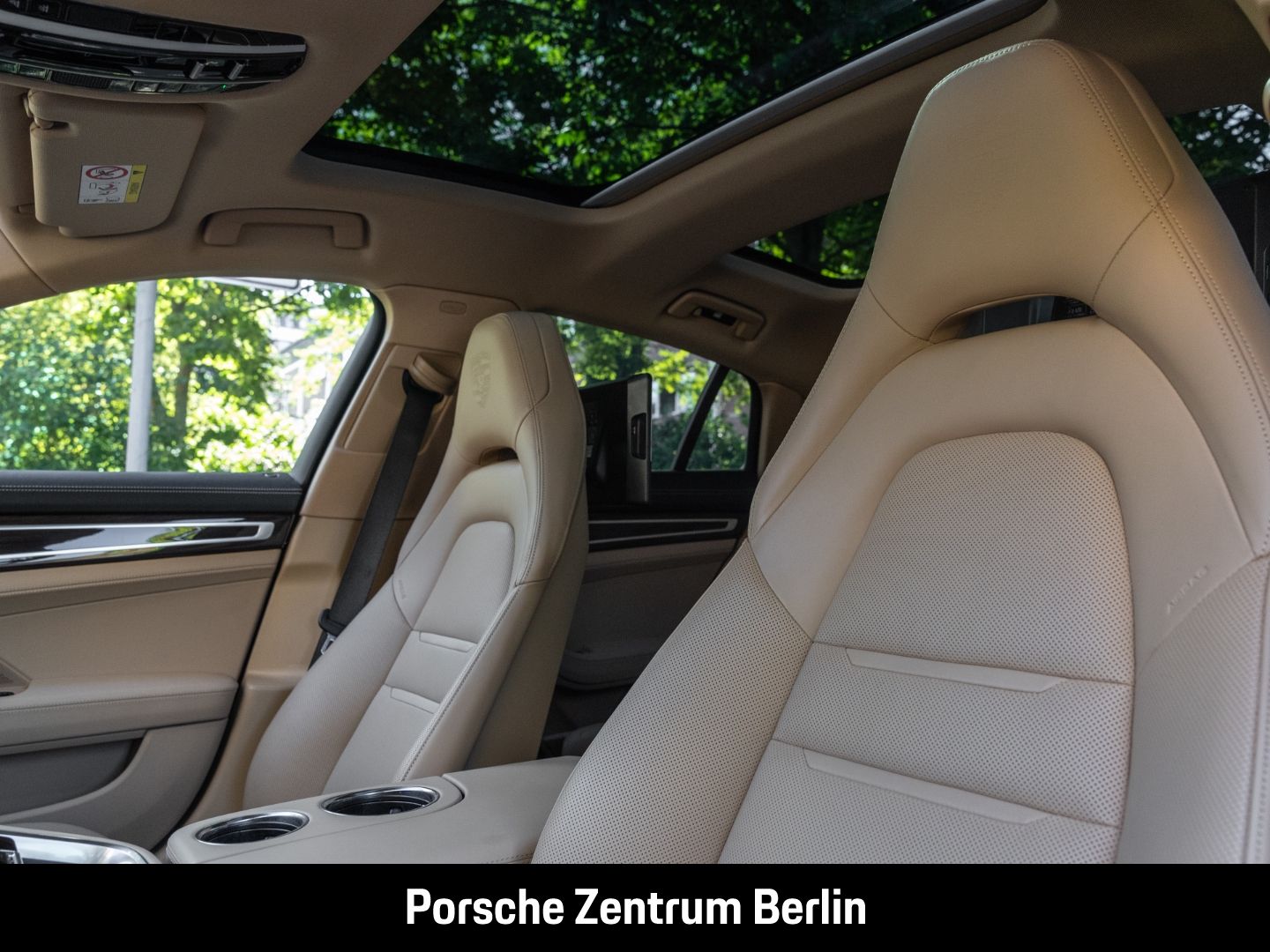 Porsche Panamera 4 E-Hybrid Platinum Edition InnoDrive