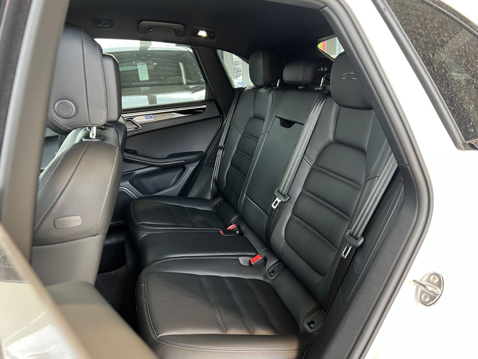 Porsche Macan GTS - Samsaru's Car Outlet