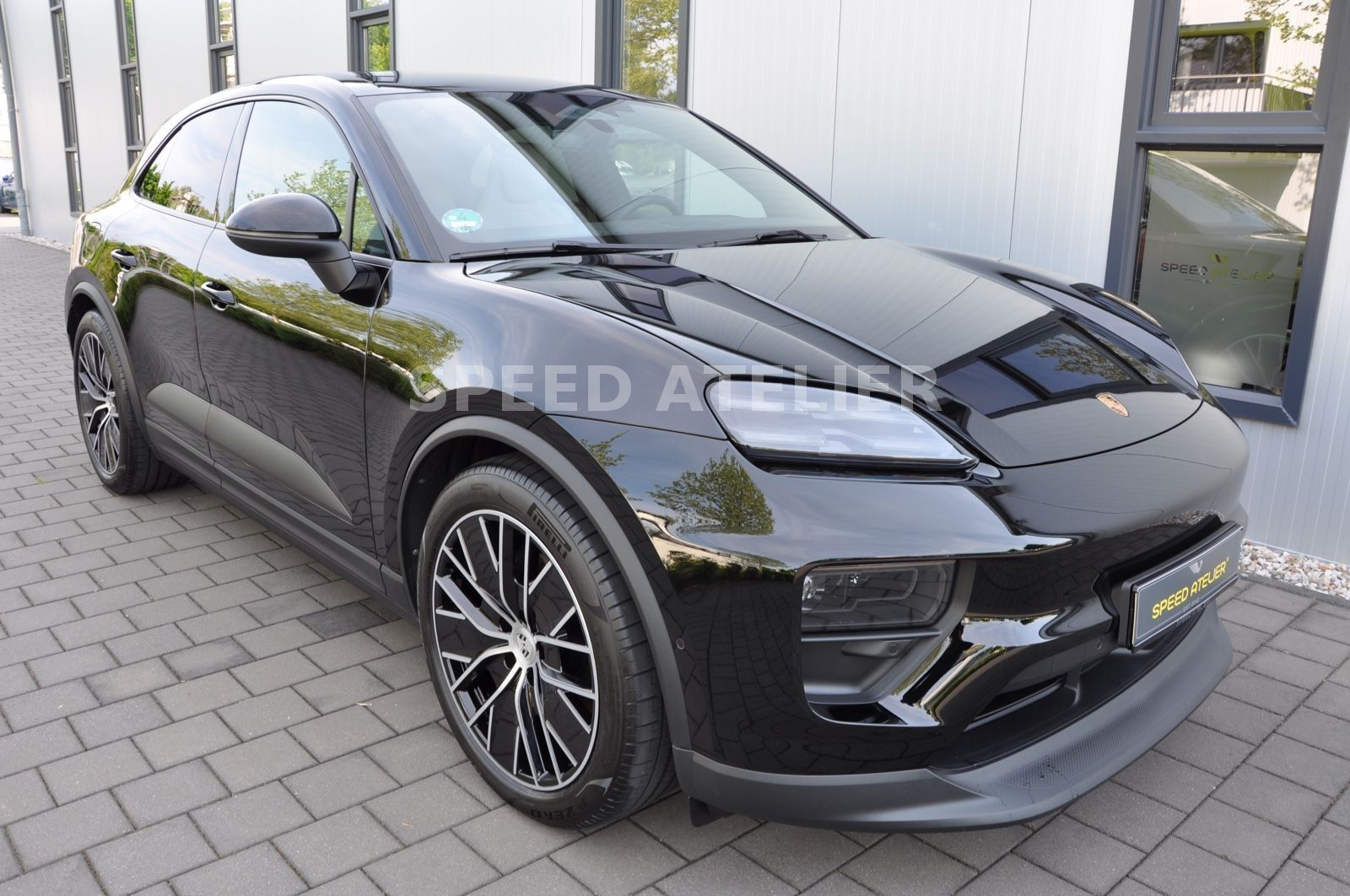 Porsche Macan 4 - Samsaru's Car Outlet
