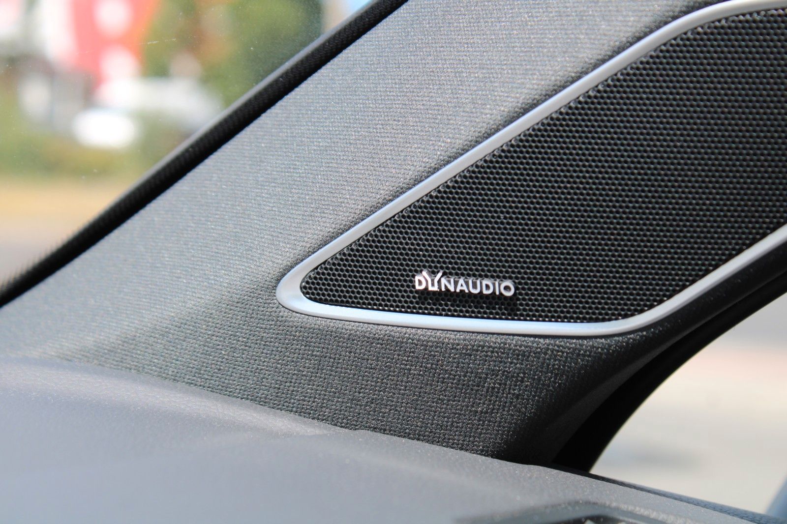Volkswagen Touareg TDI R-Line - Samsaru's Car Outlet