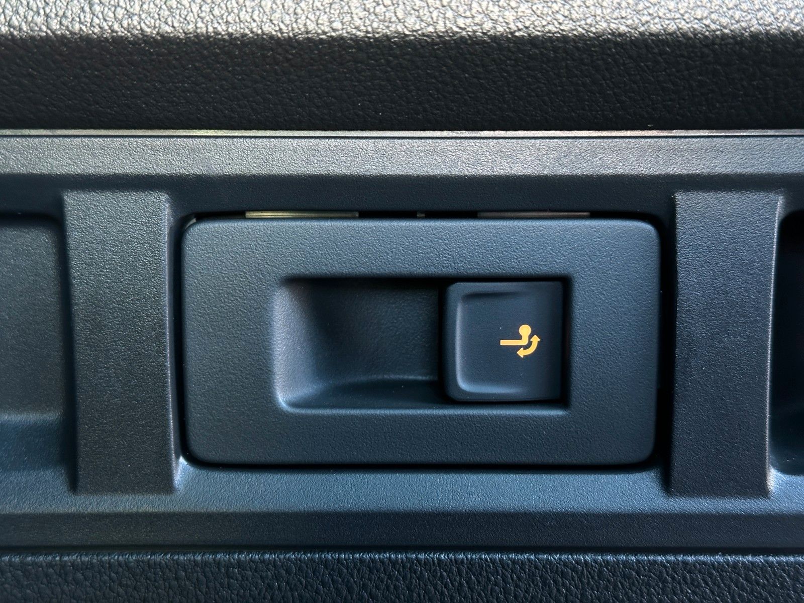 Skoda Octavia Combi RS 2.0TSi DSG - Samsaru's Car Outlet