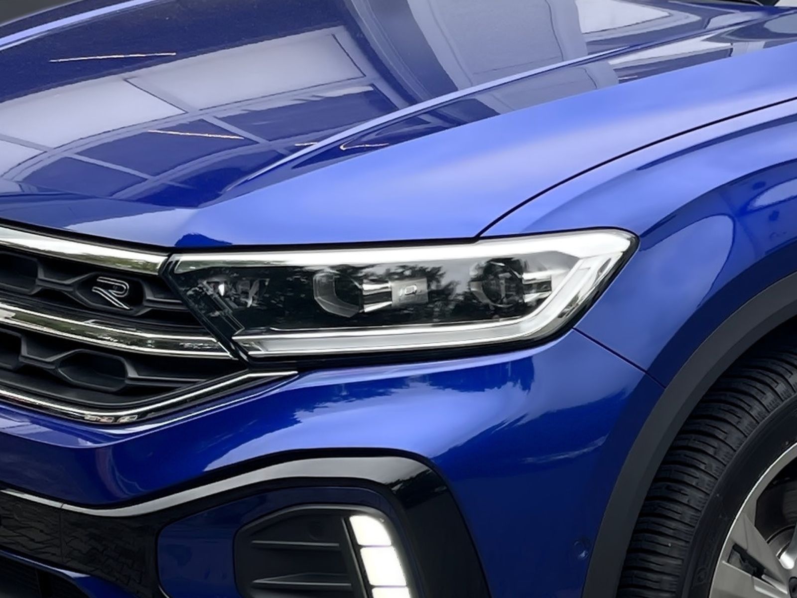 Volkswagen T-Roc 1.0 TSI R-LINE - Samsaru's Car Outlet