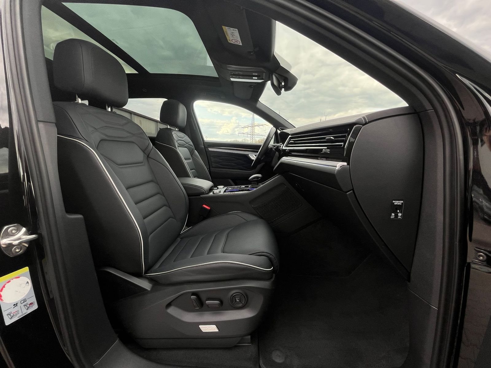 Volkswagen Touareg 3.0TDI 4M R-Line VOLL Black 22" UPE 114T