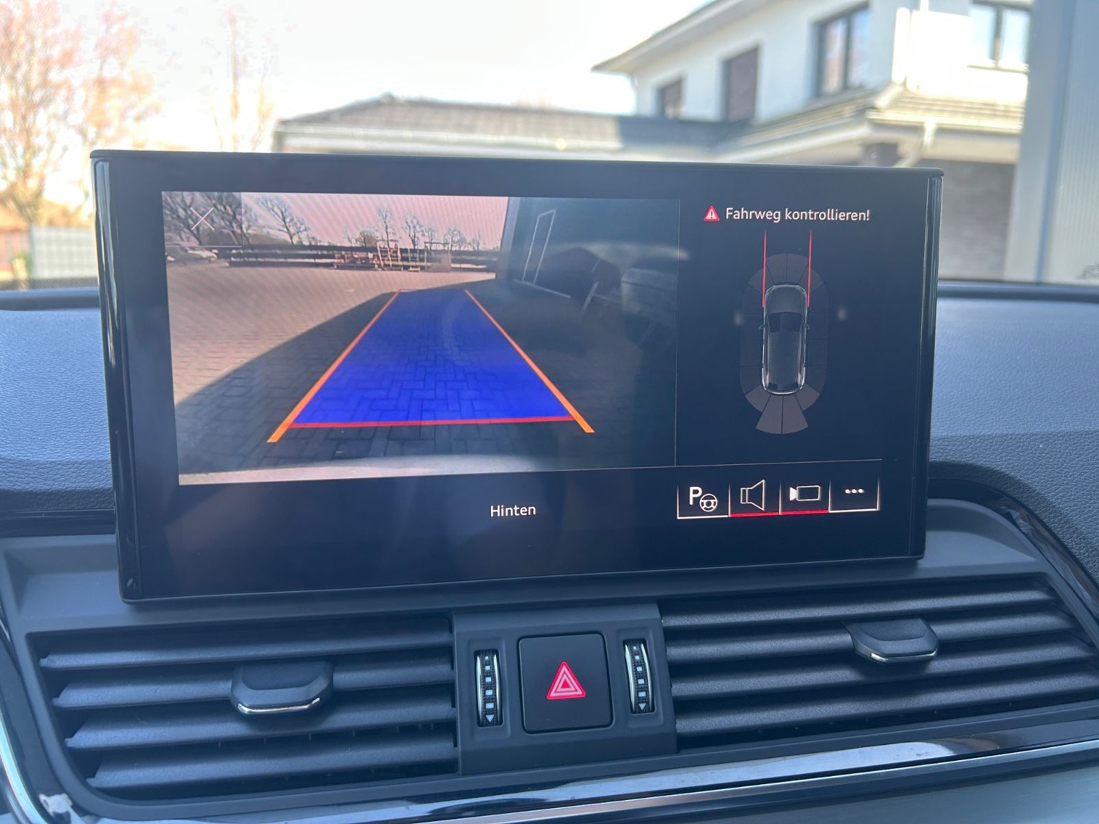 Audi Q5 40 TDI quattro S line - Samsaru's Car Outlet