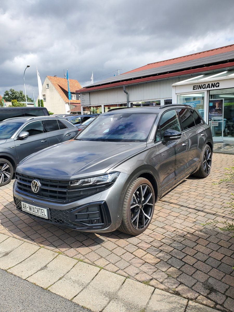 Volkswagen Touareg 3.0 TDI R-Line*AHZV*Pan.Dach*22"Alu*voll