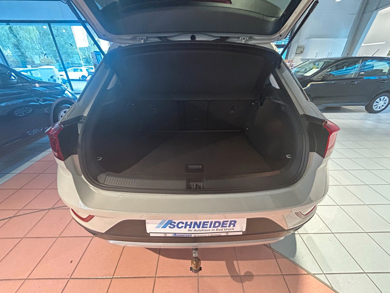Volkswagen T-ROC Life - Samsaru's Car Outlet
