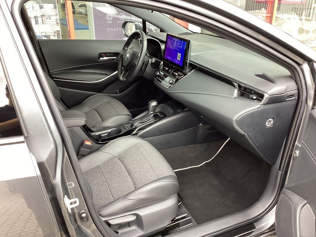 Toyota Corolla 2.0 Hybrid Touring Sports Team Deutschla