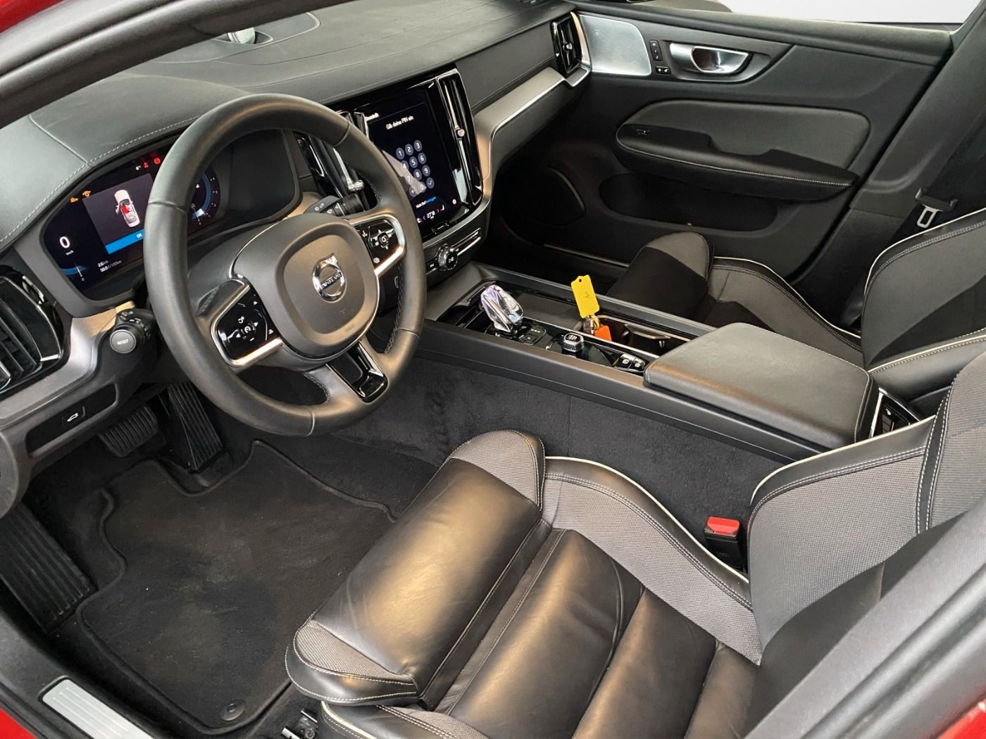 Volvo S60 B5 Mild-Hybrid Ultimate Dark LED*ACC*HUD*STH