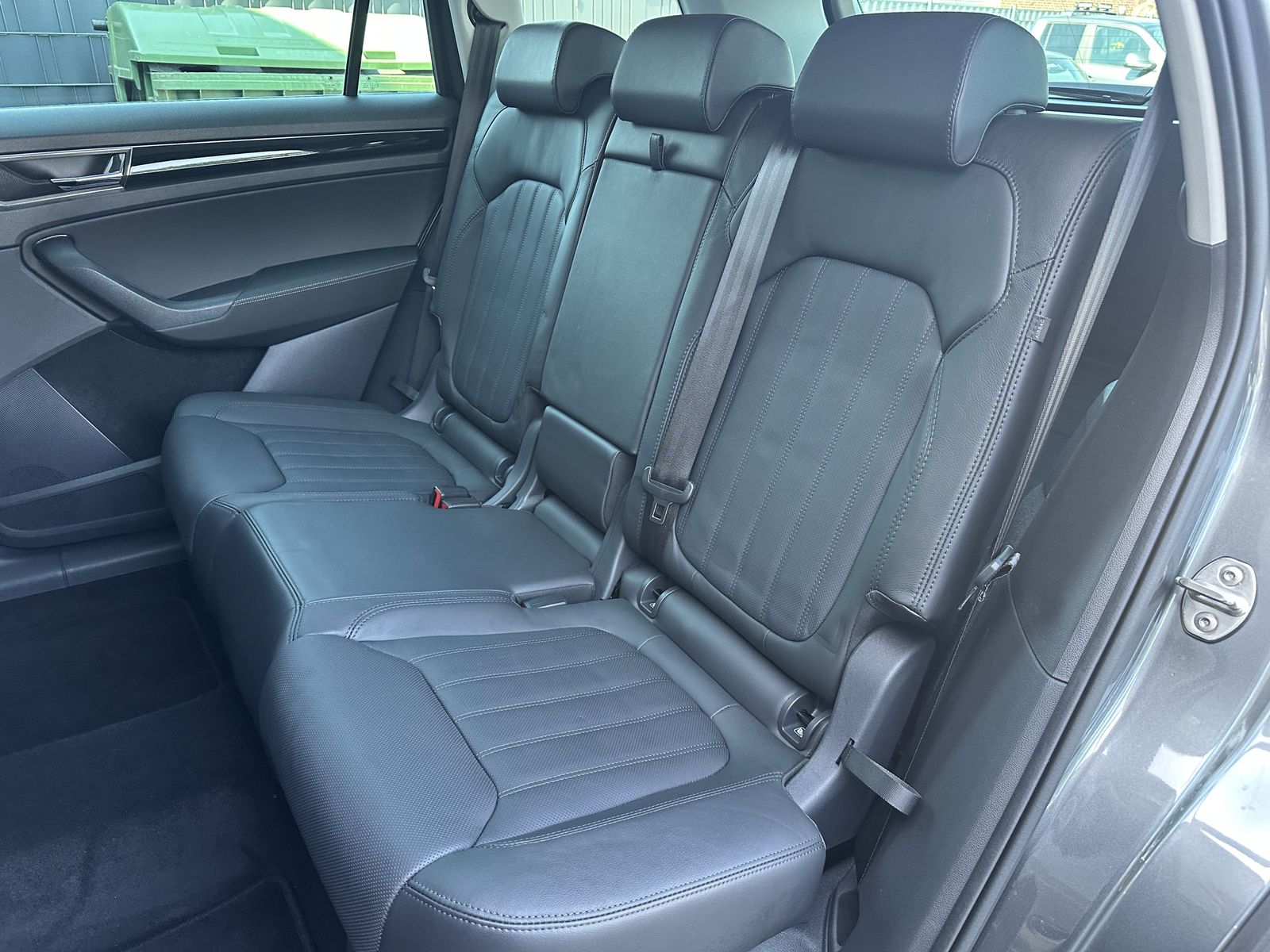 Skoda Kodiaq 4x4 L&K NAV+MATRIX+360+PANO+AHK+STANDHEIZ