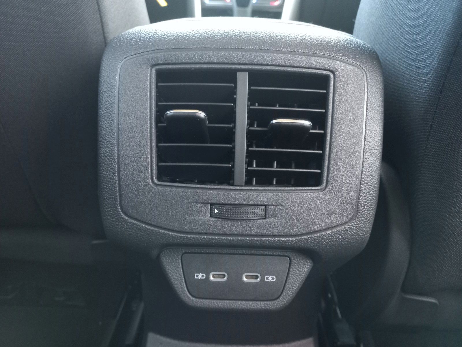 Volkswagen T-Roc Life - Samsaru's Car Outlet