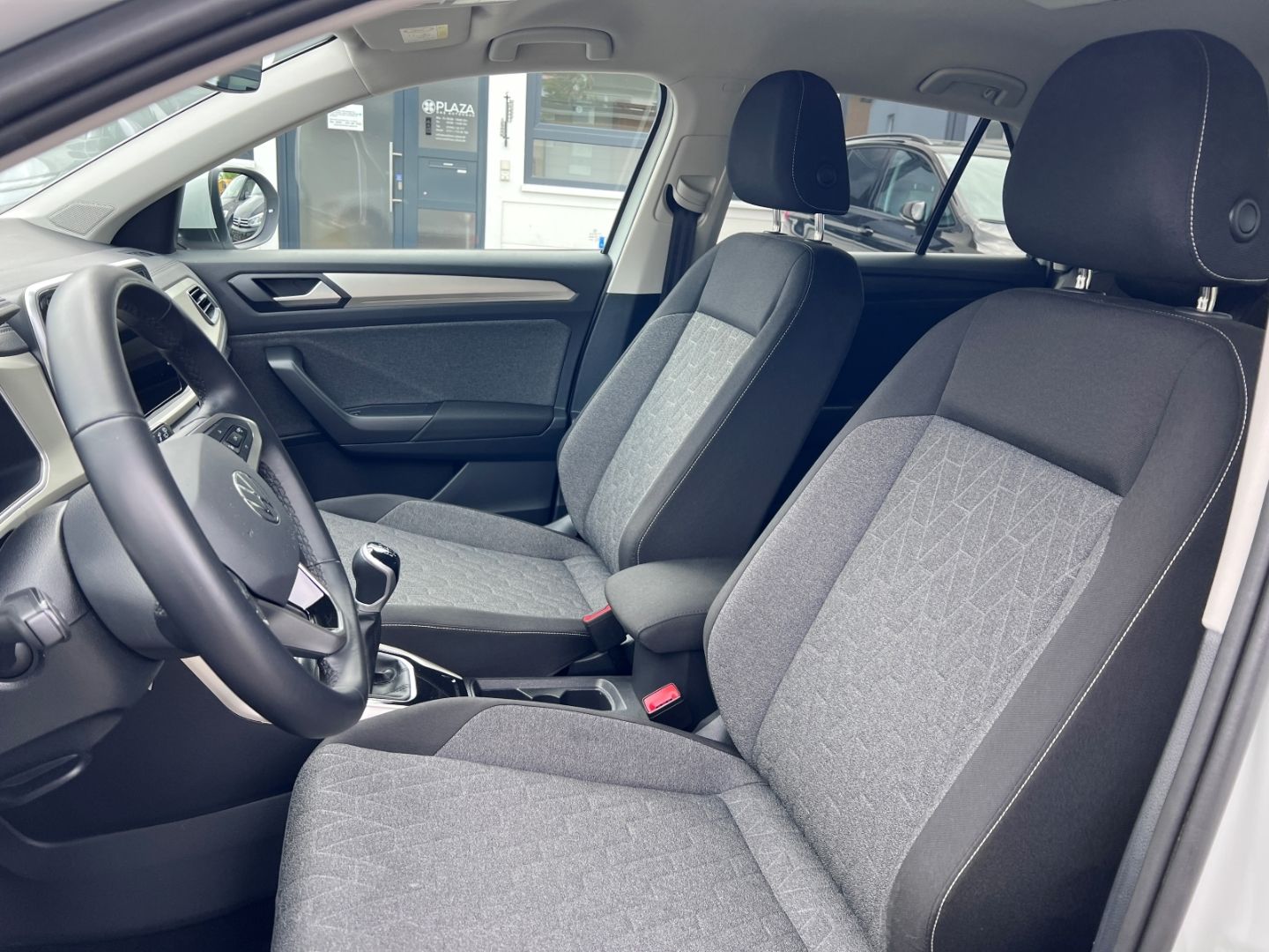 Volkswagen T-Roc 1.0TSI Move - Samsaru's Car Outlet