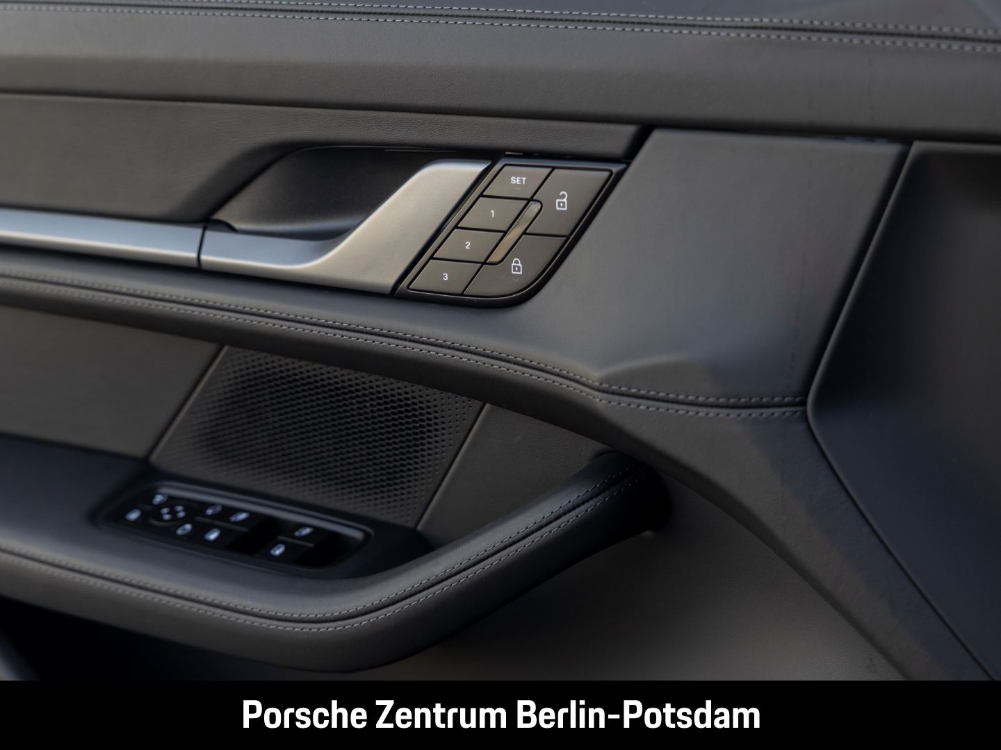 Porsche Taycan 4S Cross Turismo Soft-Close HD-Matrix