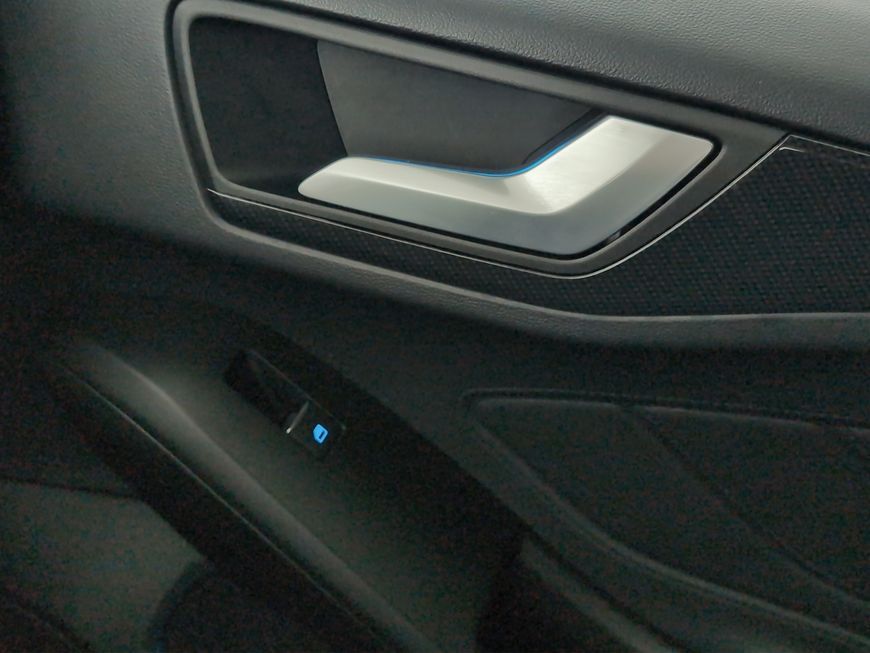 Ford Focus Turnier 1.5  Aut. ST-LINE X AHK+LED+NAVI+S
