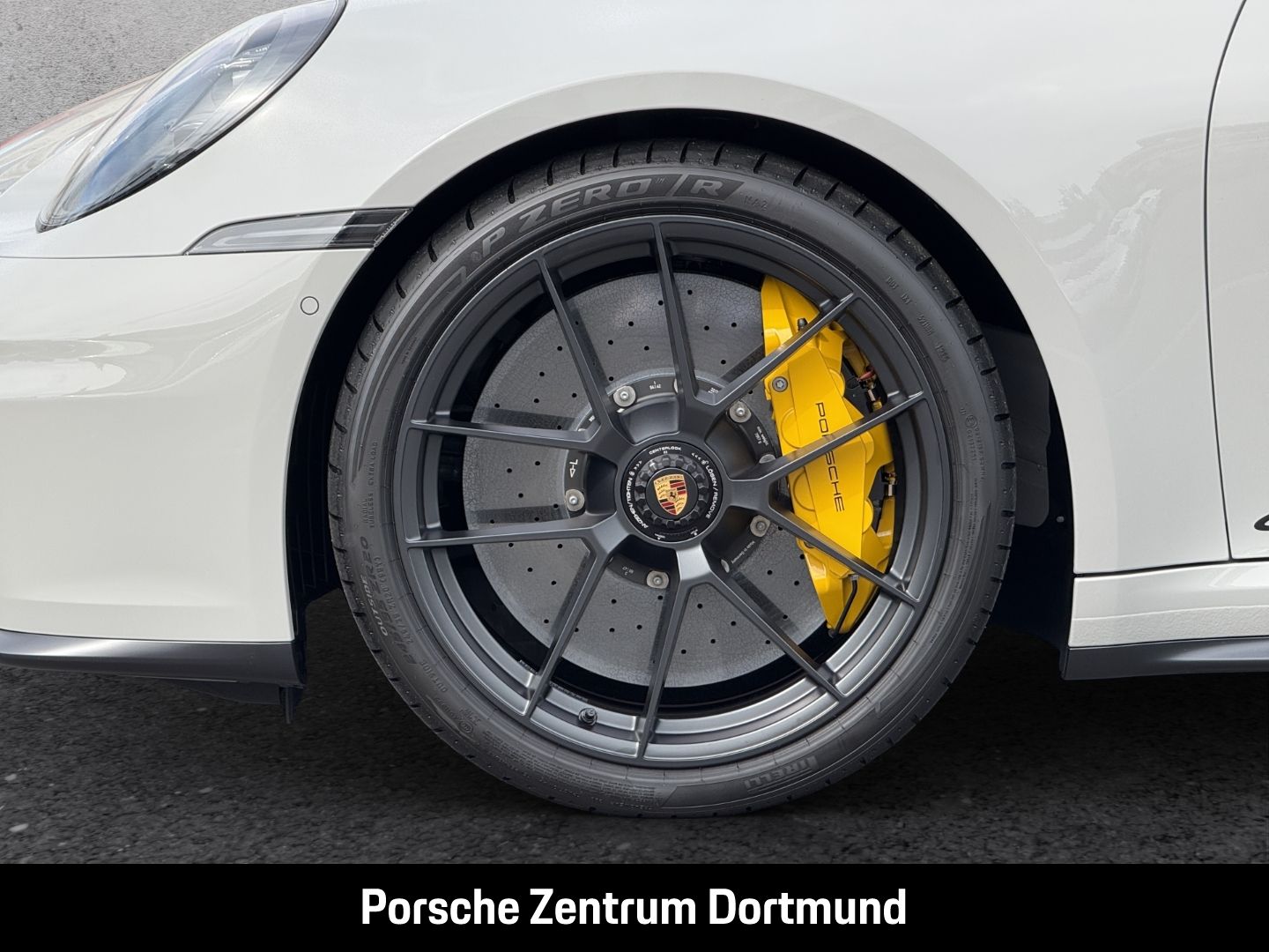 Porsche 992 911 Carrera 4 GTS Cabrio Burmester Clubleder
