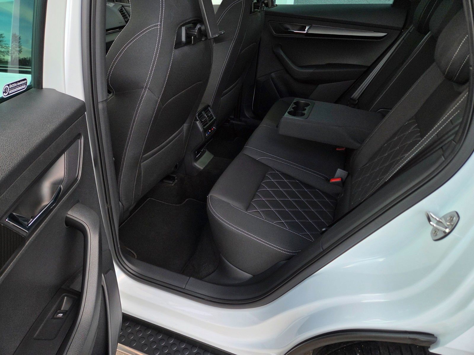 Skoda Karoq Sportline 4x4 DSG*STHEIZ*AHK*VOLL*WG-2029*