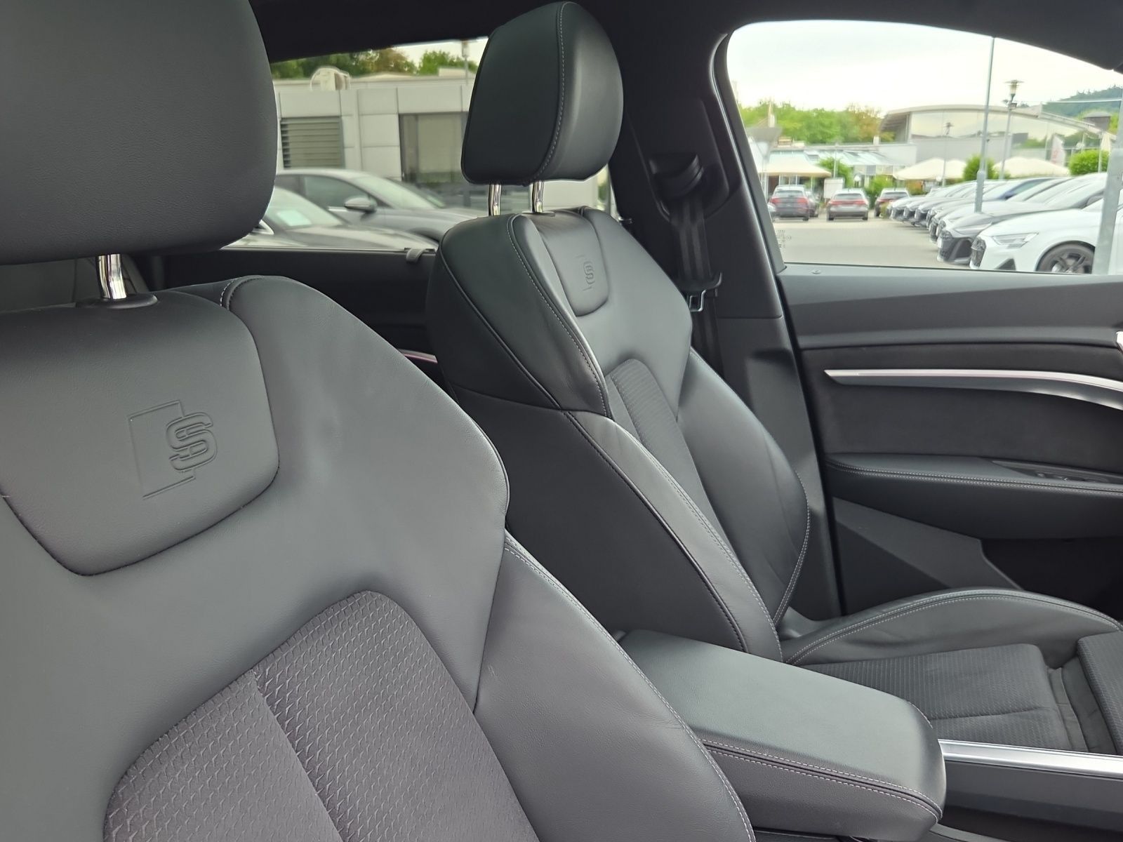 Audi Q8 e-tron 50 qu S line*Navi*Matrix*HUD*AHK*B&O*P