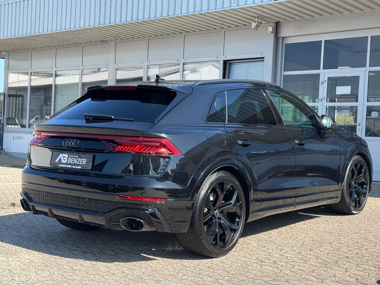 Audi RSQ8/HD-Matrix/PANO/AHK/23"/StdHeiz/BLACK/360°/