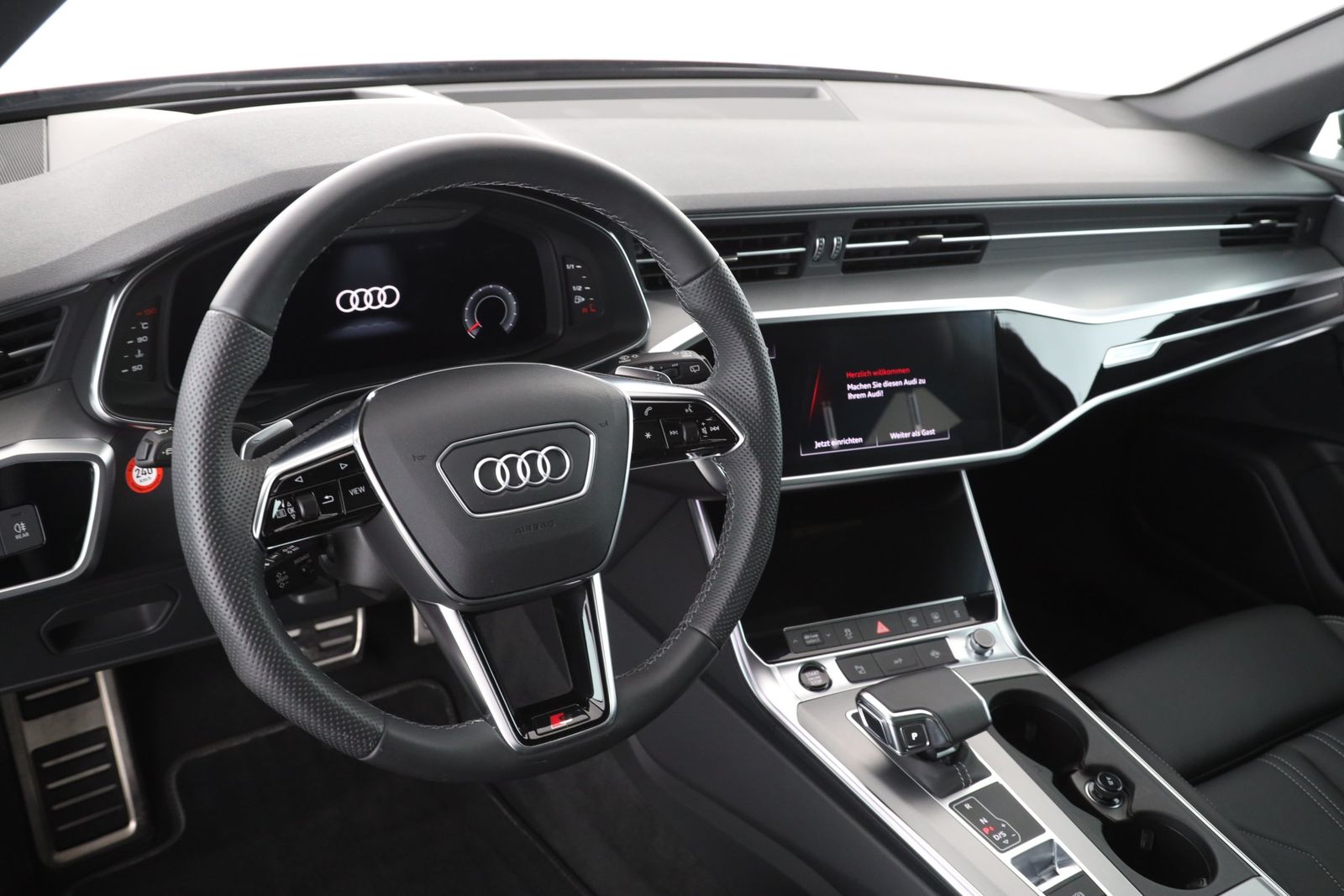 Audi A6 Avant 45 TFSI S tronic S line | PANO | AHK |