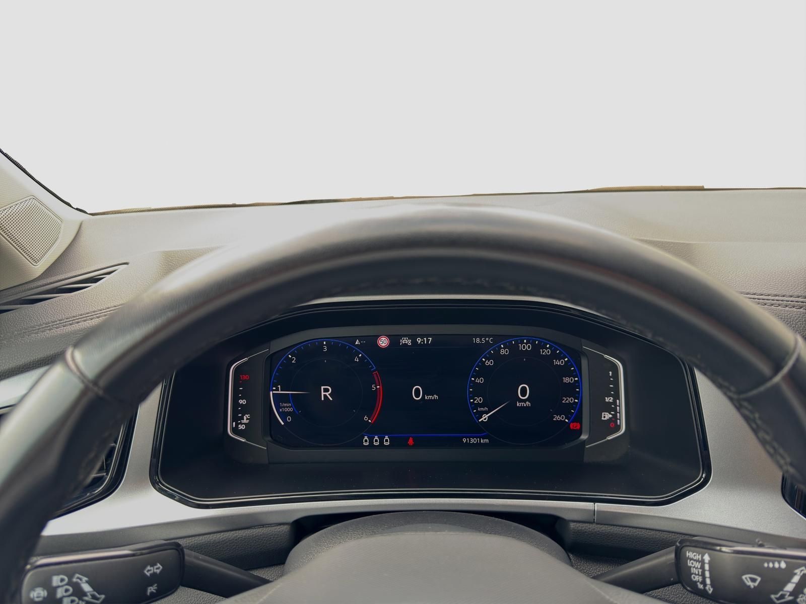 Volkswagen T-Roc Life 2.0 TDI - Samsaru's Car Outlet